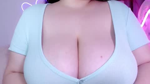 Amina online show from 12/16/25, 02:27