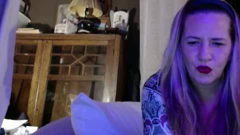 yourmomma999 online show from 01/04/25, 05:37