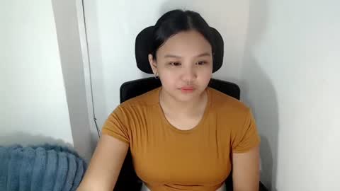 Snapshot of yournaughty_leigh chatting on 06/28/26, 02:06 yournaughty_leigh online show from 06/28/26, 02:06