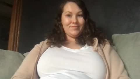 Snapshot of yournewbigmama chatting on 12/15/24, 07:53 yournewbigmama online show from 12/15/24, 07:53