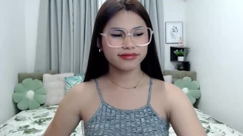 Snapshot of yourprettyblythe_ts chatting on 12/15/25, 05:34 yourprettyblythe_ts online show from 12/15/25, 05:34