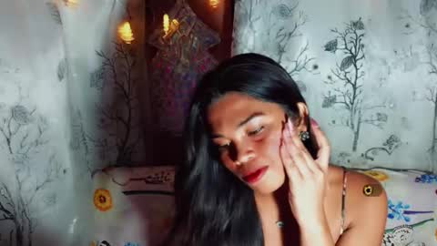 yourqueen_19 online show from 05/19/26, 06:14
