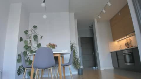 youre meyy online show from 03/10/26, 07:35