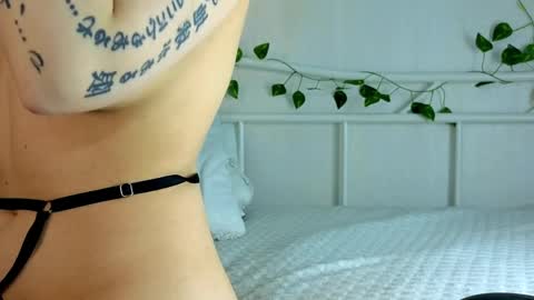 Snapshot of yourscarlettdoll chatting on 04/12/26, 08:30 Scarlett online show from 04/12/26, 08:30