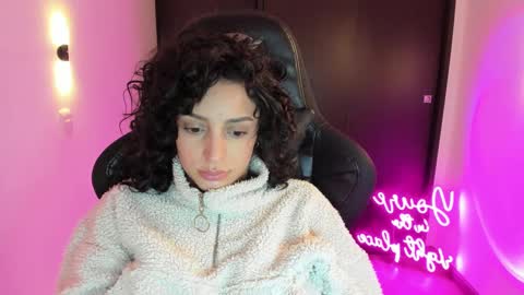 Snapshot of yoursecretcrush_ chatting on 09/20/25, 03:40 Camille online show from 09/20/25, 03:40