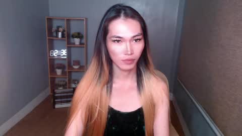 Snapshot of yoursexservice chatting on 12/10/24, 09:23    online show from 12/10/24, 09:23