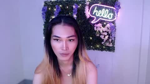 Snapshot of yoursexservice chatting on 12/18/24, 12:43    online show from 12/18/24, 12:43