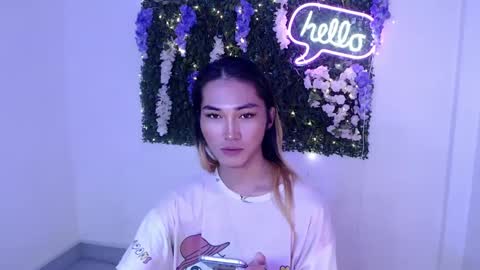 Snapshot of yoursexservice chatting on 12/18/24, 03:47    online show from 12/18/24, 03:47