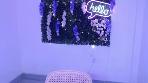 Snapshot of yoursexservice chatting on 12/28/24, 11:37    online show from 12/28/24, 11:37