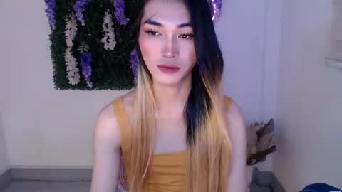 Snapshot of yoursexservice chatting on 02/15/25, 01:10    online show from 02/15/25, 01:10