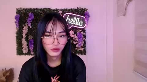 Snapshot of yoursexservice chatting on 02/19/25, 12:14    online show from 02/19/25, 12:14