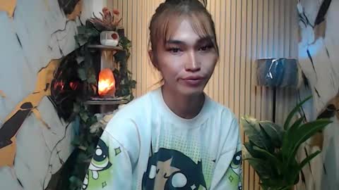 Snapshot of yoursexservice chatting on 10/26/25, 12:05    online show from 10/26/25, 12:05