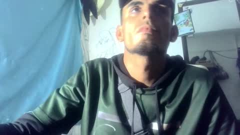 Snapshot of yourskinnybooy chatting on 11/12/25, 12:44 sander online show from 11/12/25, 12:44