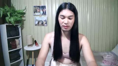 yoursubmissive_larah online show from 04/10/26, 11:48