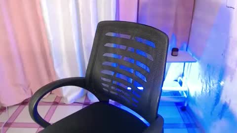 MYSTERIOUS QUEEN online show from 10/18/25, 09:32