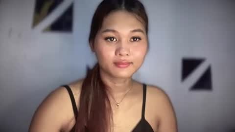 yoursweetgirl_zia online show from 05/24/26, 05:45