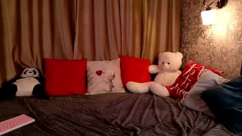 Snapshot of yoursweetsoul chatting on 05/17/26, 03:15 Bella online show from 05/17/26, 03:15