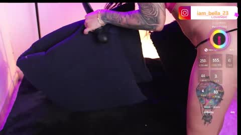 Bella- Independert Model online show from 10/10/25, 07:35