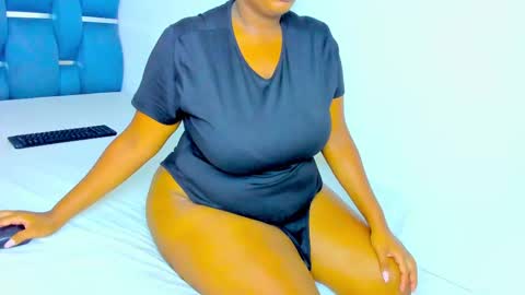 Snapshot of yourwife_anna chatting on 09/27/25, 11:15 yourwife_anna online show from 09/27/25, 11:15