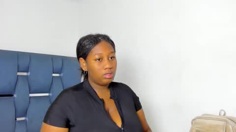 Snapshot of yourwife_anna chatting on 09/30/25, 11:37 yourwife_anna online show from 09/30/25, 11:37