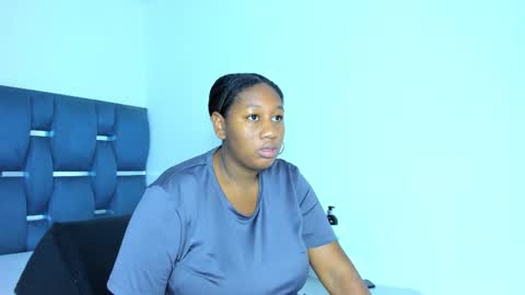Snapshot of yourwife_anna chatting on 10/10/25, 11:53 yourwife_anna online show from 10/10/25, 11:53