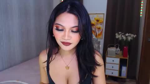 Snapshot of youungsextdeity chatting on 03/10/25, 08:15 cathy online show from 03/10/25, 08:15