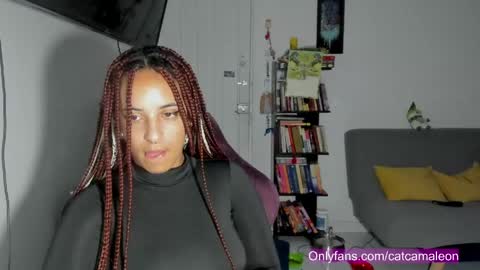 elizabeth  ju   online show from 05/18/26, 01:24