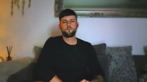 youzername2 online show from 12/22/25, 11:57