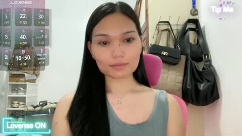yrdrmgrl_jennie26 online show from 04/22/26, 10:00