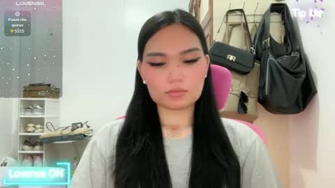 yrdrmgrl_jennie26 online show from 05/06/26, 09:09