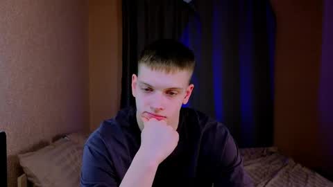 yrshela online show from 05/01/26, 04:33