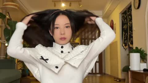 lili online show from 11/05/25, 02:33