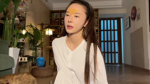 lili online show from 11/16/25, 03:17