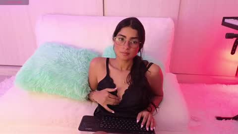 Yurani online show from 12/16/24, 10:24