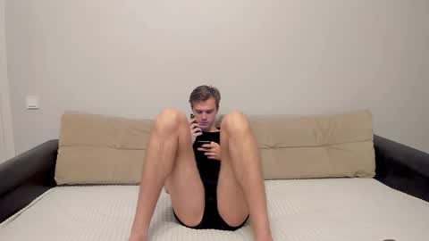 Yue Lang and Samm online show from 10/02/25, 06:15