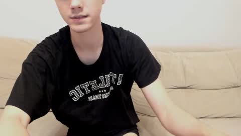 Yue Lang and Samm online show from 10/20/25, 07:14