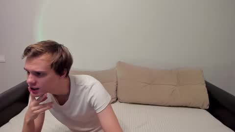 Yue Lang and Samm online show from 12/02/25, 06:03