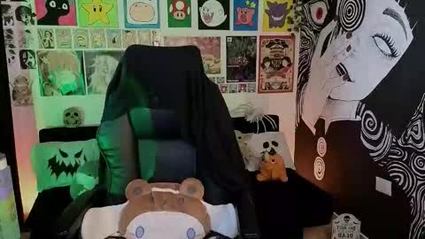 Snapshot of yuhwa chatting on 10/17/25, 07:05 rawr Anne Independent model online show from 10/17/25, 07:05