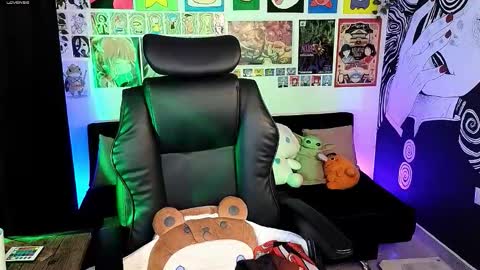 Snapshot of yuhwa chatting on 11/25/25, 11:05 rawr Anne Independent model online show from 11/25/25, 11:05