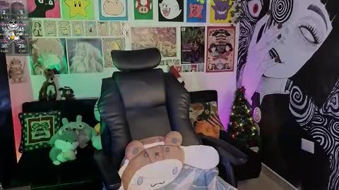    rawr   Anne Independent model      online show from 12/20/25, 04:19