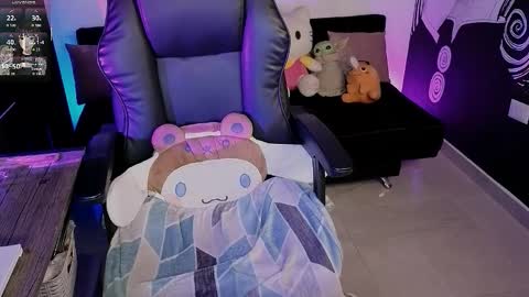    rawr   Anne Independent model      online show from 02/13/26, 01:12