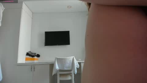 Snapshot of yuki_mii chatting on 05/11/26, 04:18 Yuki online show from 05/11/26, 04:18