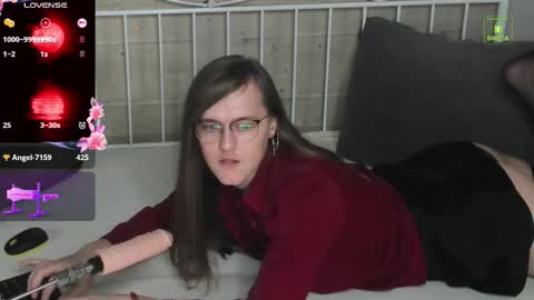 Yuko online show from 11/11/25, 09:15