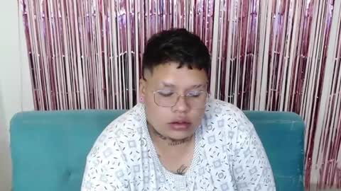 yul and val couple online show from 12/04/25, 01:26