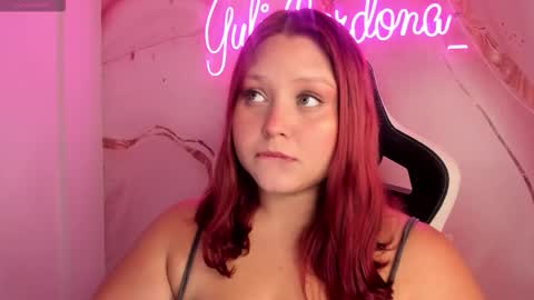 Snapshot of yuli_cardona_ chatting on 10/22/25, 09:03 Yuliet online show from 10/22/25, 09:03
