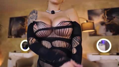 Yulia online show from 10/13/25, 05:46