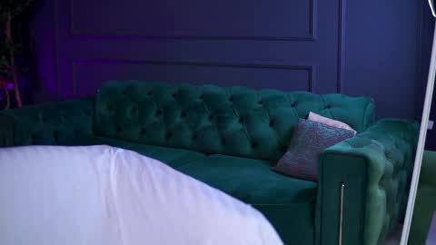 Yulia online show from 11/25/25, 08:20