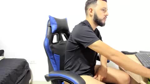 YULIAN online show from 11/14/25, 04:22