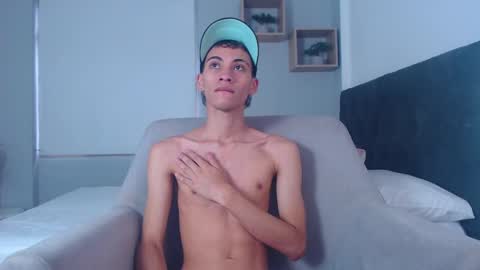 yulian_vasquez online show from 02/18/25, 12:28
