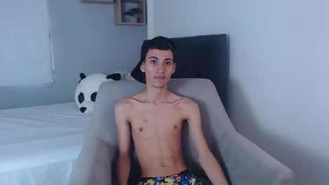 yulian_vasquez online show from 02/21/25, 12:06